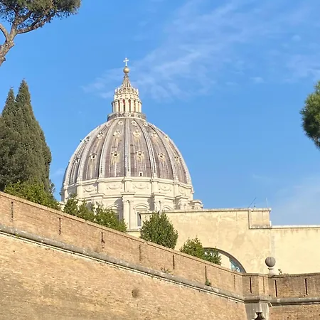 A Due Passi Da San Pietro *